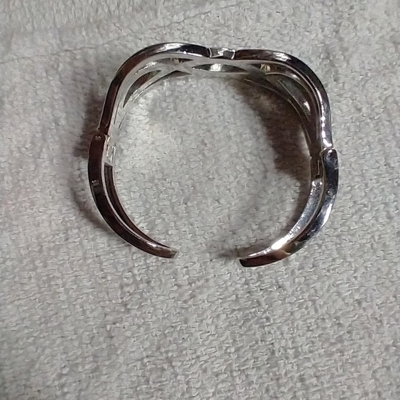 Silvertone crystal hinged sides bracelet - Picture 6 of 6